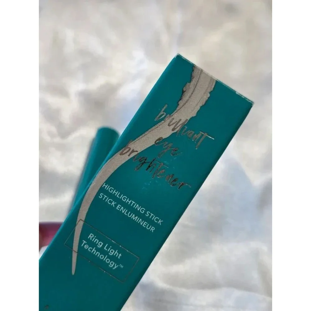 Thrive Brilliant Eye Brightener Stick - Racquel (Soft Silver Shimmer)